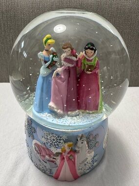 Enesco Disney Princess Musical Snow Globe Plays “Skaters Waltz” Cinderella